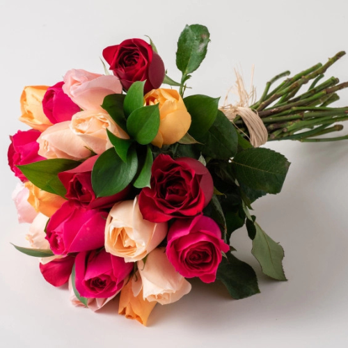 Buque volumoso de rosas em tons pink, salmao e pessego